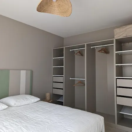 Avec Niche Dans La Foret A Deux Pas Des Plages * Сен-Жан-де-Мон