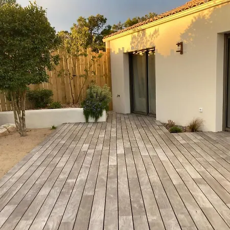 Дом отдыха Avec Niche Dans La Foret A Deux Pas Des Plages Сен-Жан-де-Мон