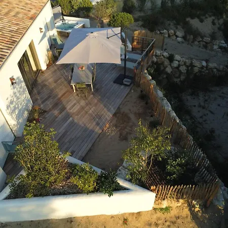 Avec Niche Dans La Foret A Deux Pas Des Plages Дом отдыха *