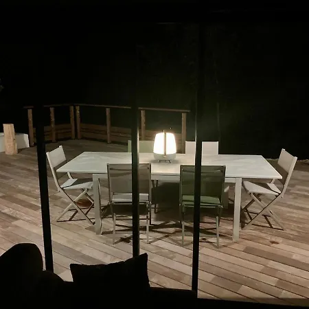 Avec Niche Dans La Foret A Deux Pas Des Plages Дом отдыха