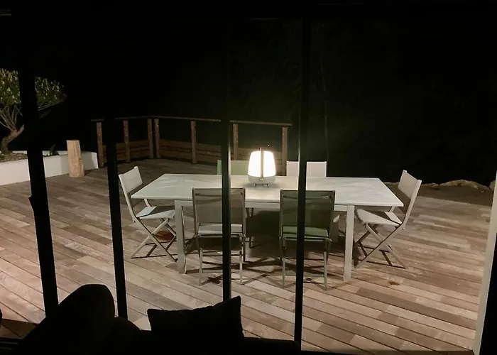 Avec Niché Dans La Forêt à Deux Pas Des Plages Сasa de vacaciones