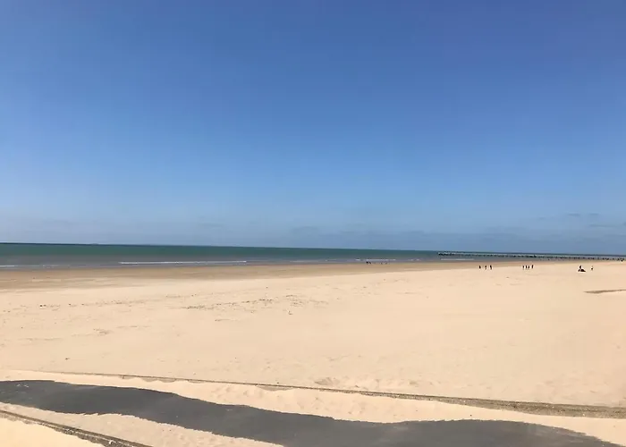 Avec Niché Dans La Forêt à Deux Pas Des Plages Сasa de vacaciones