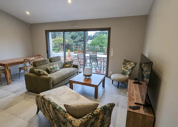 Avec Niché Dans La Forêt à Deux Pas Des Plages *